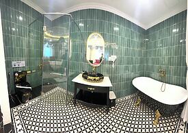 Luxury Place Hotel