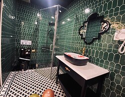 Luxury Place Hotel