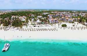 Ducassi Rooftop Pool Beach Suites