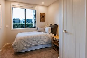 Te Moana - Lake Views - Sleeps 7