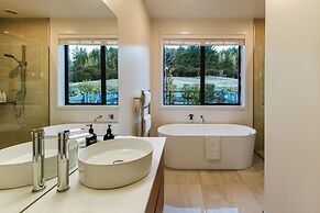 Te Moana - Lake Views - Sleeps 7