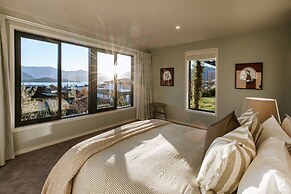 Te Moana - Lake Views - Sleeps 7