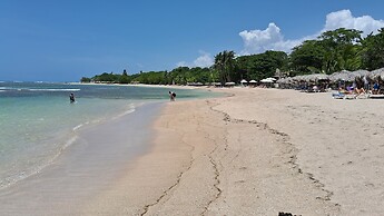 CortLang Vacation Rentals Costambar