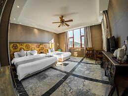 Laoshan Swan Castle Vacation Garden B&B