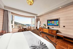 Laoshan Swan Castle Vacation Garden B&B
