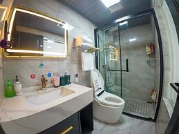 Laoshan Swan Castle Vacation Garden B&B