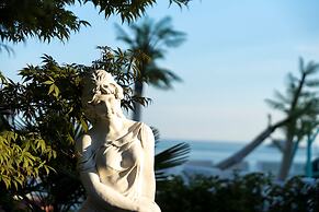 Laoshan Swan Castle Vacation Garden B&B