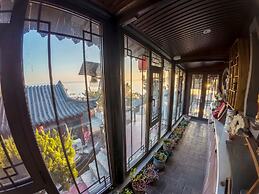 Laoshan Swan Castle Vacation Garden B&B
