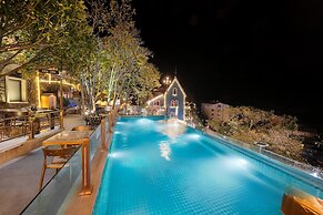 Laoshan Swan Castle Vacation Garden B&B
