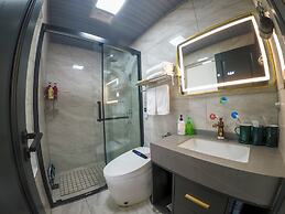 Laoshan Swan Castle Vacation Garden B&B