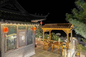 Laoshan Swan Castle Vacation Garden B&B
