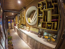 Laoshan Swan Castle Vacation Garden B&B