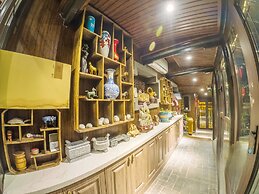 Laoshan Swan Castle Vacation Garden B&B