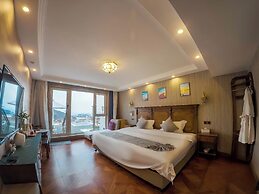 Laoshan Swan Castle Vacation Garden B&B