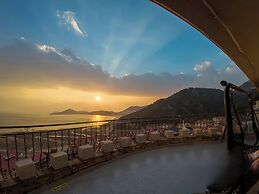 Laoshan Swan Castle Vacation Garden B&B