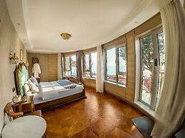 Laoshan Swan Castle Vacation Garden B&B
