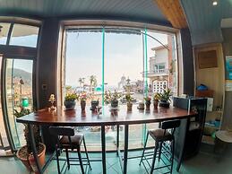Laoshan Swan Castle Vacation Garden B&B