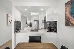 One BR Mediterranean Escape at Burleigh