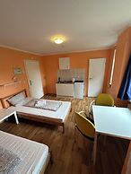 2-Rent Group Hostel Apartments HAN53