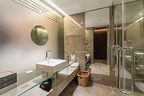 Chongqing jiayu emperor hotel