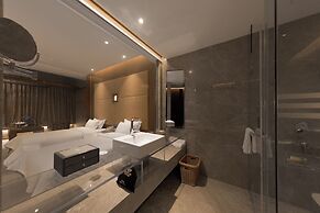 Chongqing jiayu emperor hotel