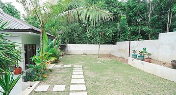 Modern Tropical 2BR Villa & Pool Retreat in Amadeo