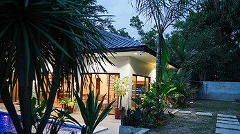 Modern Tropical 2BR Villa & Pool Retreat in Amadeo