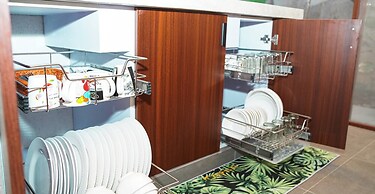 Modern Tropical 2BR Villa & Pool Retreat in Amadeo