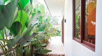 Modern Tropical 2BR Villa & Pool Retreat in Amadeo