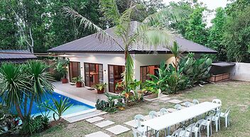 Modern Tropical 2BR Villa & Pool Retreat in Amadeo
