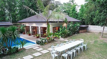 Modern Tropical 2BR Villa & Pool Retreat in Amadeo