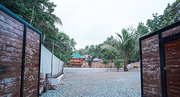 Modern Tropical 2BR Villa & Pool Retreat in Amadeo