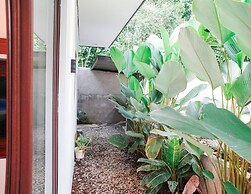 Modern Tropical 2BR Villa & Pool Retreat in Amadeo
