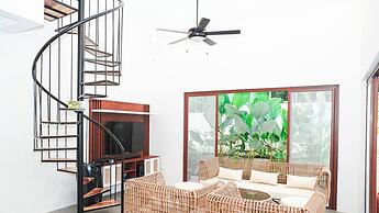 Modern Tropical 2BR Villa & Pool Retreat in Amadeo