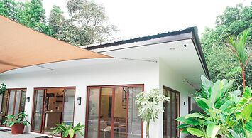Modern Tropical 2BR Villa & Pool Retreat in Amadeo