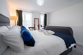 Peak Avenue Retreat