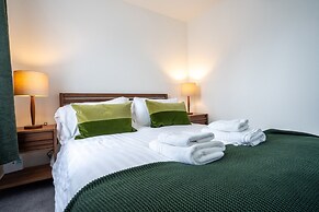 Peak Avenue Retreat