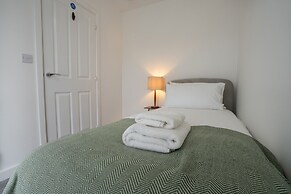 Peak Avenue Retreat