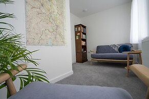 Peak Avenue Retreat