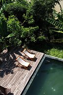 Scarlet Pavilion Homestay