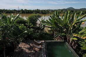 Scarlet Pavilion Homestay