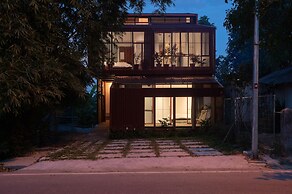 Scarlet Pavilion Homestay