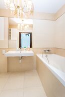 Stylish apartments near TSUM