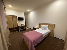 Mina Hotel