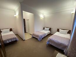 Mina Hotel