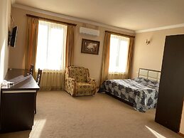 Mina Hotel