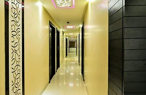 hotel skylawn surat