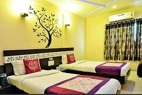 hotel skylawn surat
