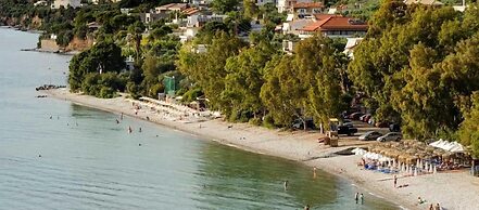 Beachfront Avia Nest - Aspa s Getaway