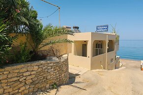 Beachfront Panorama Apartm - Kythira Seaside Gem